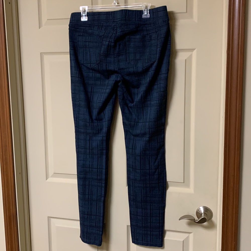 Pants - Picture 5 of 6